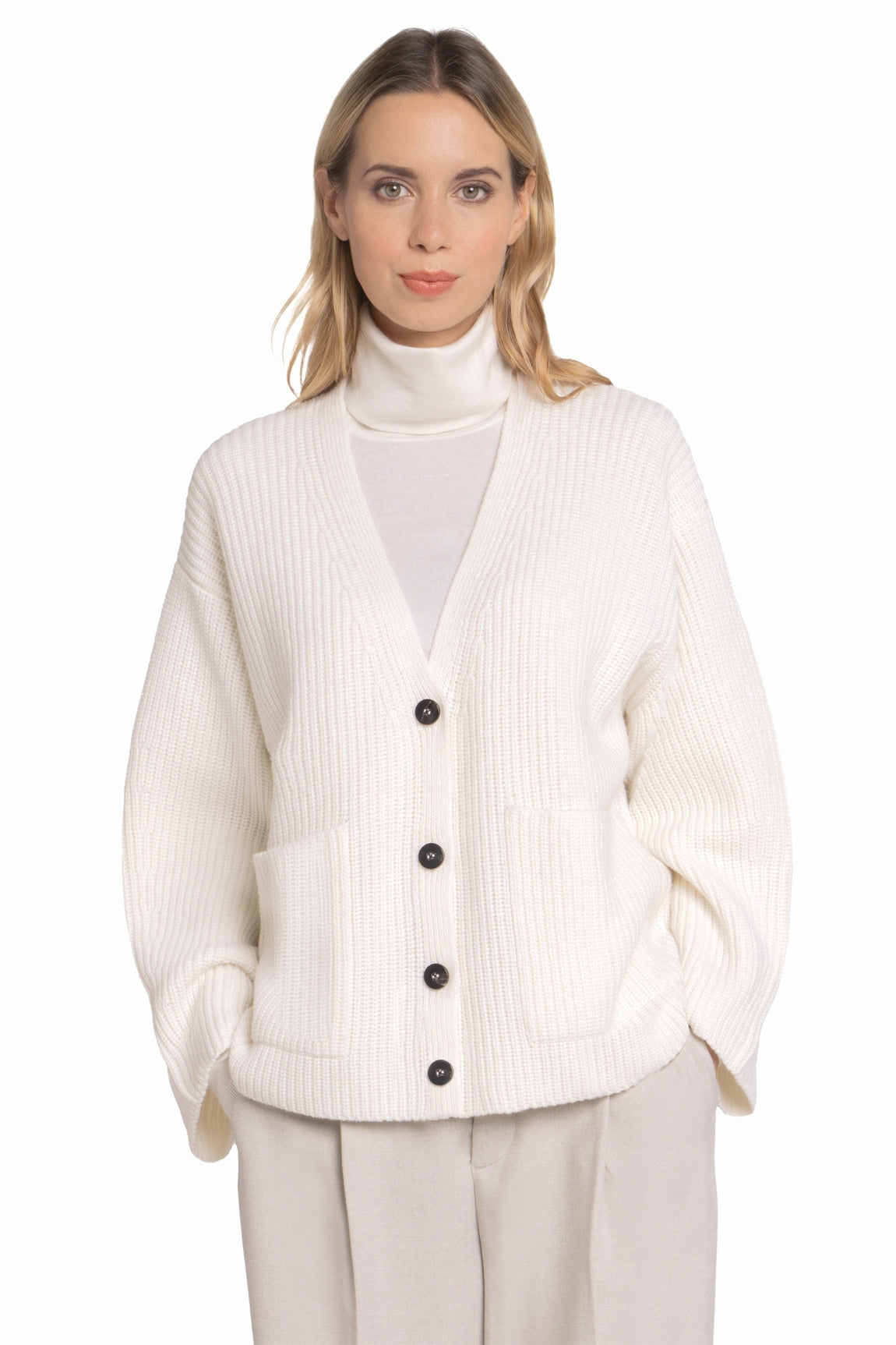 ENGLISCHE RIPPENSTRICKJACKE AUS 100 % KASCHMIR FÜR DAMEN. D-26581/41ML