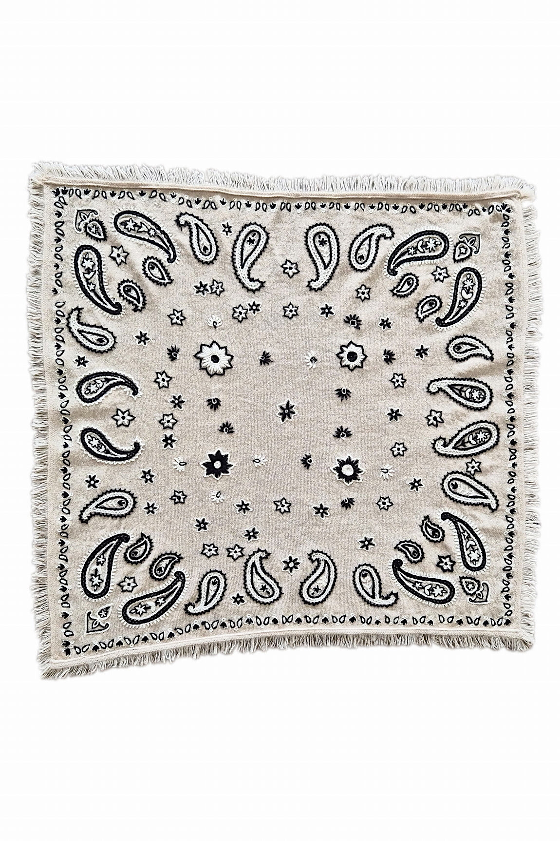 BANDANA CARRÉ BRODÉ PAISLEY CREAM 18638 CREAM
