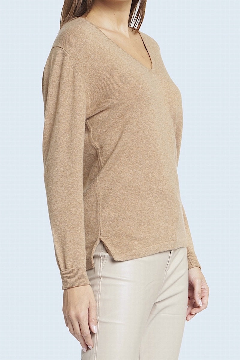 PULL DROIT COL V CACHEMIRE CAMEL